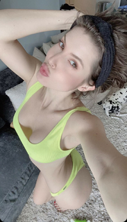 Amanda Cerny feet photo thumbnail