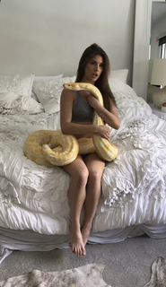 Amanda Cerny feet photo thumbnail