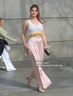 Amanda Cerny feet photo thumbnail