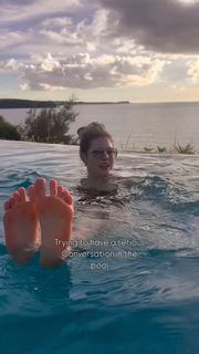 Amanda Cerny feet photo thumbnail