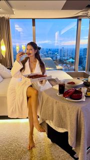 Amanda Cerny feet photo thumbnail
