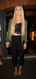 Amanda Clapham feet photo 11