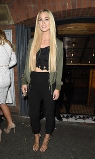 Amanda Clapham feet photo 9