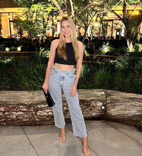 Amanda Clapham feet photo 1