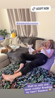 Amanda Clapham feet photo 1