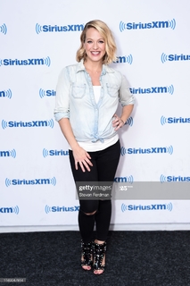 Amanda Clayton feet photo 3