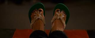 Amanda Crew feet photo thumbnail
