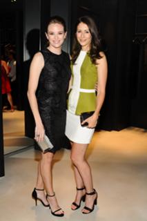 Amanda Crew feet photo thumbnail