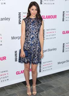 Amanda Crew feet photo thumbnail