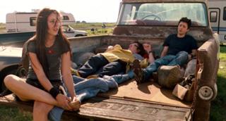 Amanda Crew feet photo thumbnail