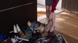 Amanda Crew feet photo thumbnail