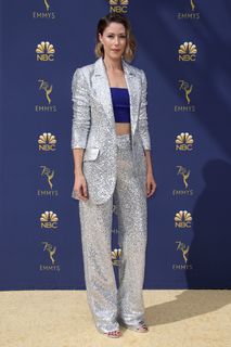 Amanda Crew feet photo thumbnail