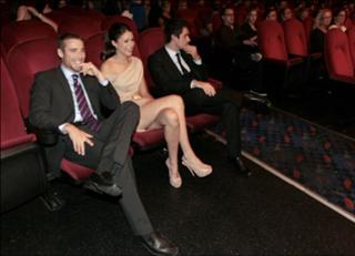 Amanda Crew feet photo thumbnail