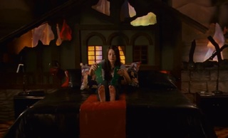 Amanda Crew feet photo thumbnail