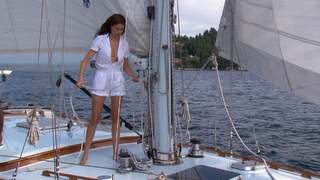 Amanda Crew feet photo thumbnail