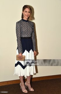 Amanda Crew feet photo thumbnail