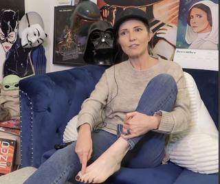 Amanda Cryer feet photo 15