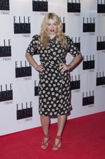 Amanda De Cadenet feet photo 11