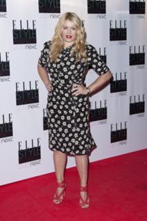 Amanda De Cadenet feet photo 10