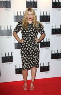 Amanda De Cadenet feet photo 4