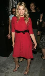 Amanda De Cadenet feet photo 2