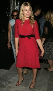 Amanda De Cadenet feet photo 3