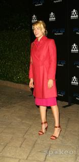 Amanda De Cadenet feet photo 4