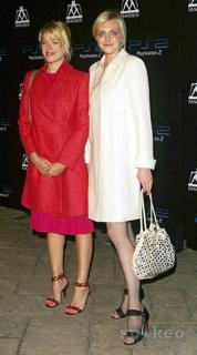 Amanda De Cadenet feet photo 3