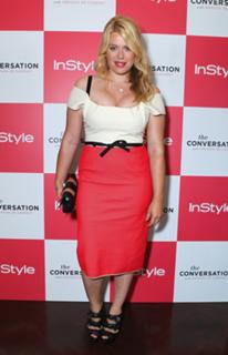 Amanda De Cadenet feet photo 1