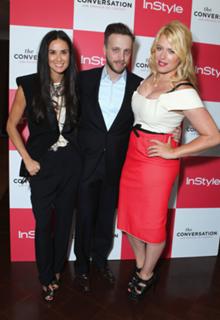 Amanda De Cadenet feet photo 15