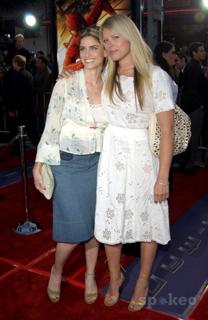 Amanda De Cadenet feet photo 12
