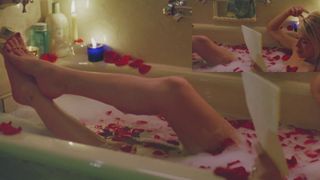 Amanda De Cadenet feet photo 1