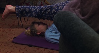 Amanda Detmer feet photo 11