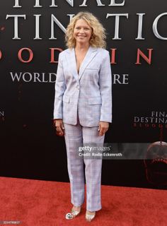 Amanda Detmer feet photo 1
