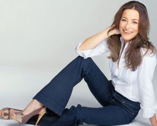 Amanda Donohoe feet photo 9