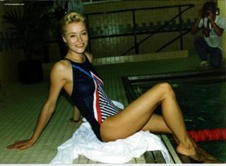 Amanda Donohoe feet photo 4