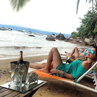 Amanda Françozo feet photo 14