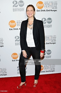 Amanda Freitag feet photo 4