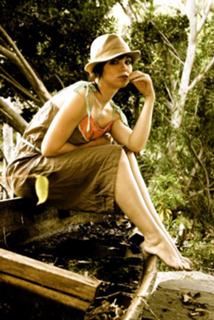 Amanda Fuller feet photo thumbnail
