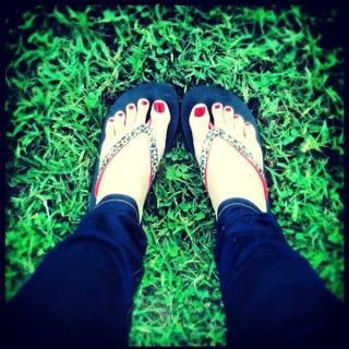 Amanda Fuller feet photo thumbnail
