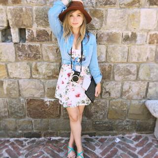 Amanda Fuller feet photo thumbnail