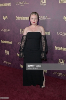 Amanda Fuller feet photo thumbnail