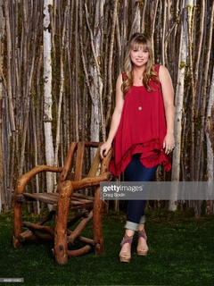 Amanda Fuller feet photo thumbnail