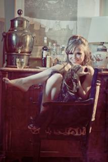 Amanda Fuller feet photo thumbnail