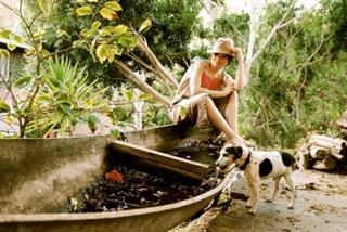 Amanda Fuller feet photo thumbnail