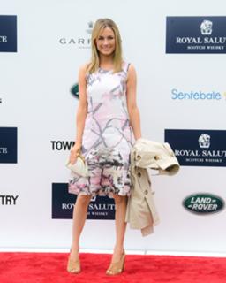 Amanda Hearst feet photo 5