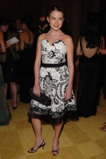Amanda Hearst feet photo 17