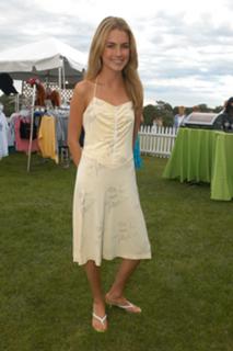 Amanda Hearst feet photo 16
