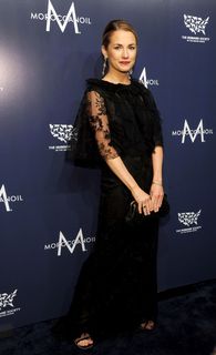 Amanda Hearst feet photo 3