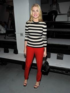 Amanda Hearst feet photo 3